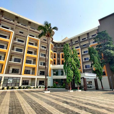 Golden Chariot Hotel ダマン エクステリア 写真